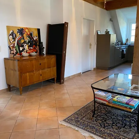 Apartamento Helle Und Ruhige Dachgeschosswohnung Munique