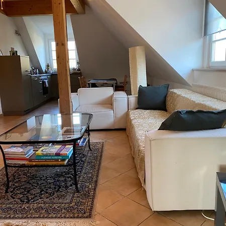 Апартаменты Helle Und Ruhige Dachgeschosswohnung