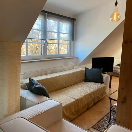 Apartment Helle Und Ruhige Dachgeschosswohnung *