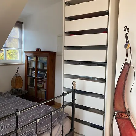 Helle Und Ruhige Dachgeschosswohnung *