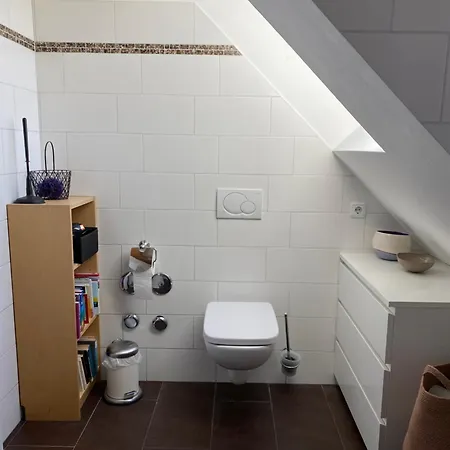 Helle Und Ruhige Dachgeschosswohnung München