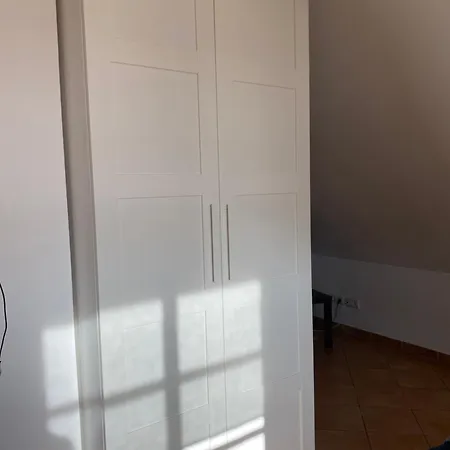 Helle Und Ruhige Dachgeschosswohnung