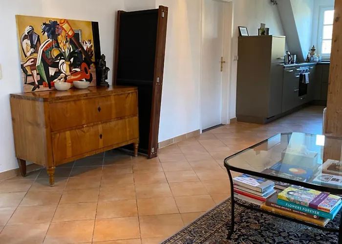 Lejlighed Helle Und Ruhige Dachgeschosswohnung München