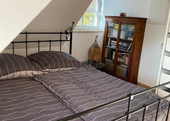 Helle Und Ruhige Dachgeschosswohnung *