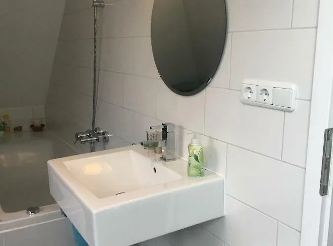 Appartement Helle Und Ruhige Dachgeschosswohnung