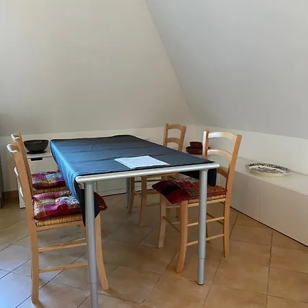 Helle Und Ruhige Dachgeschosswohnung 公寓 *