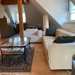 Appartement Helle Und Ruhige Dachgeschosswohnung