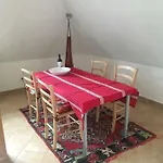 Appartement Helle Und Ruhige Dachgeschosswohnung *