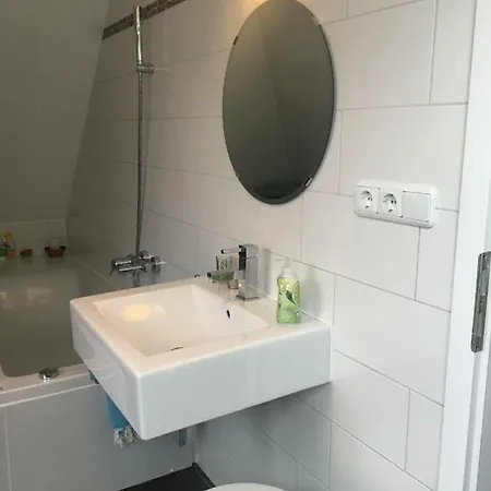 Daire Helle Und Ruhige Dachgeschosswohnung