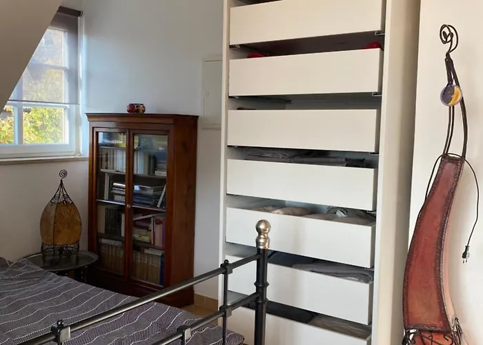 Helle Und Ruhige Dachgeschosswohnung *